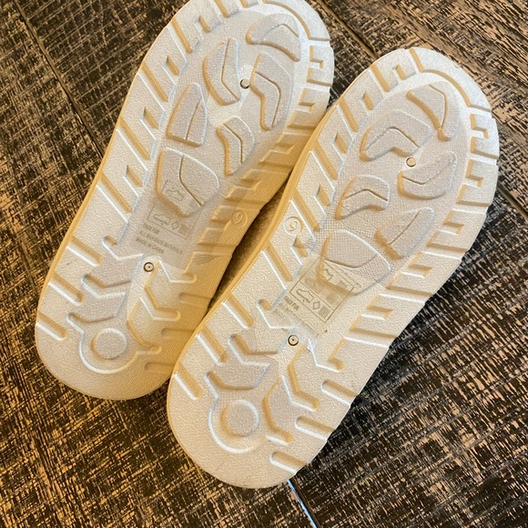 Platform Fleece Slippers - Picture 4 of 4